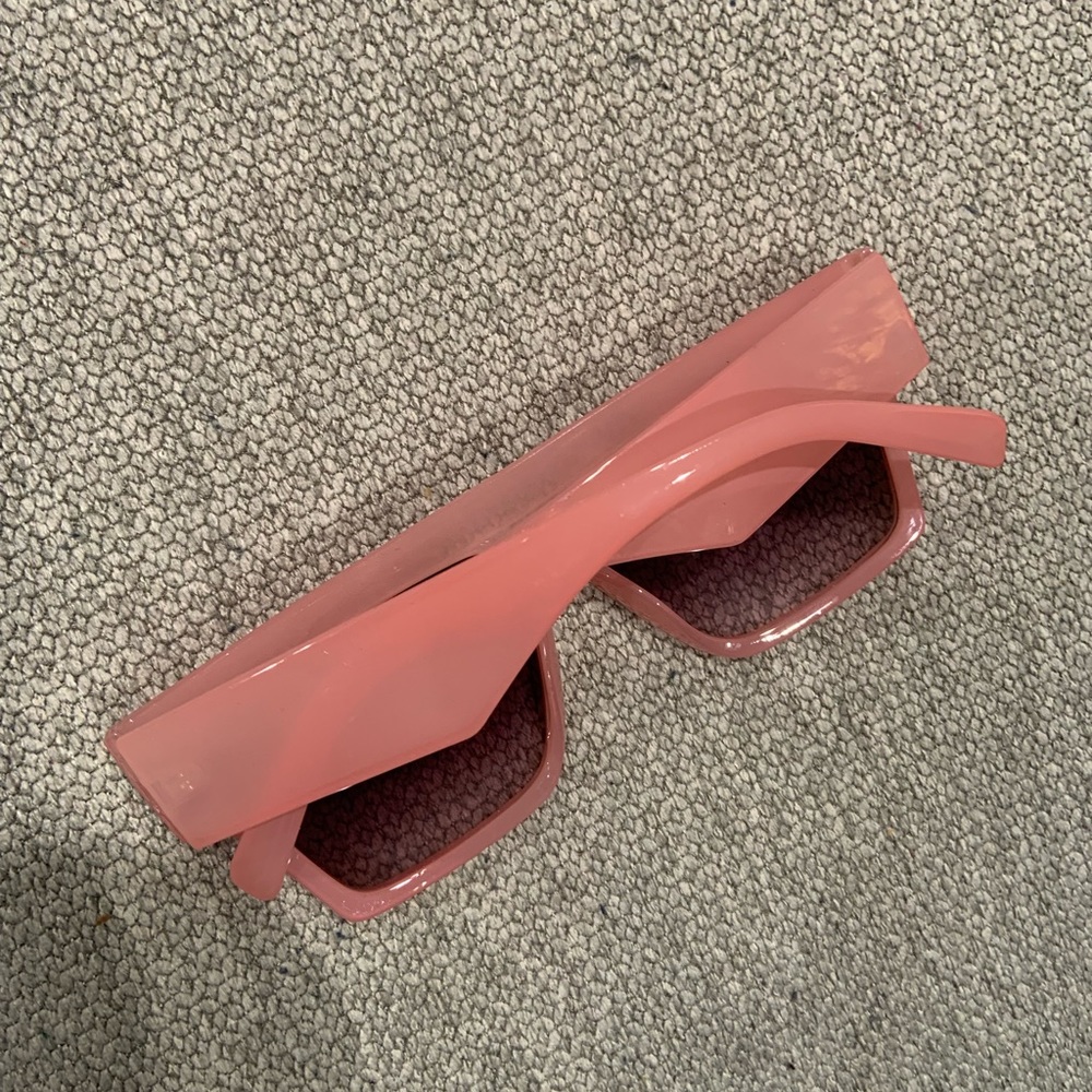 Pink Shades ๐ถ - Picture 2 of 2